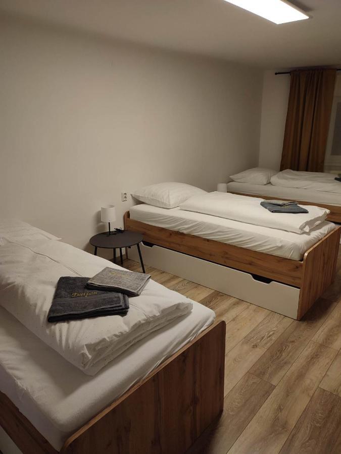 Apartman Tulipan Hnusta Eksteriør bilde