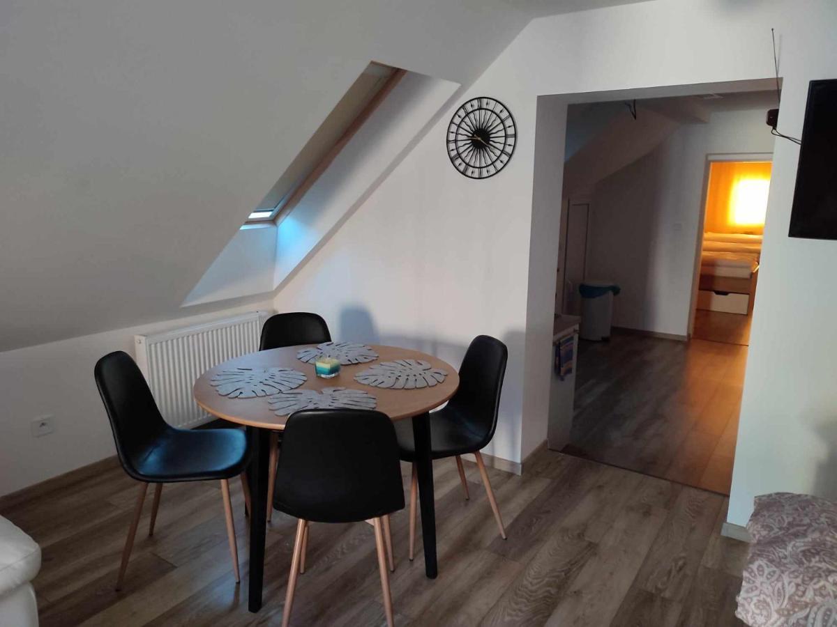Apartman Tulipan Hnusta Eksteriør bilde